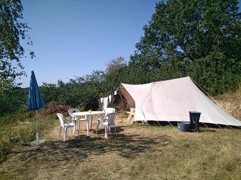 Camping La Foret Du Morvan Larochemillay Esterno foto