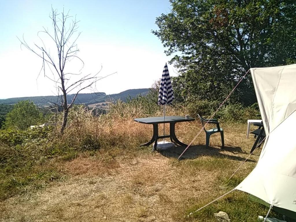 Camping La Foret Du Morvan Larochemillay Esterno foto